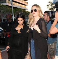 Kim Kardashian, Khloe Kardashian in san diego