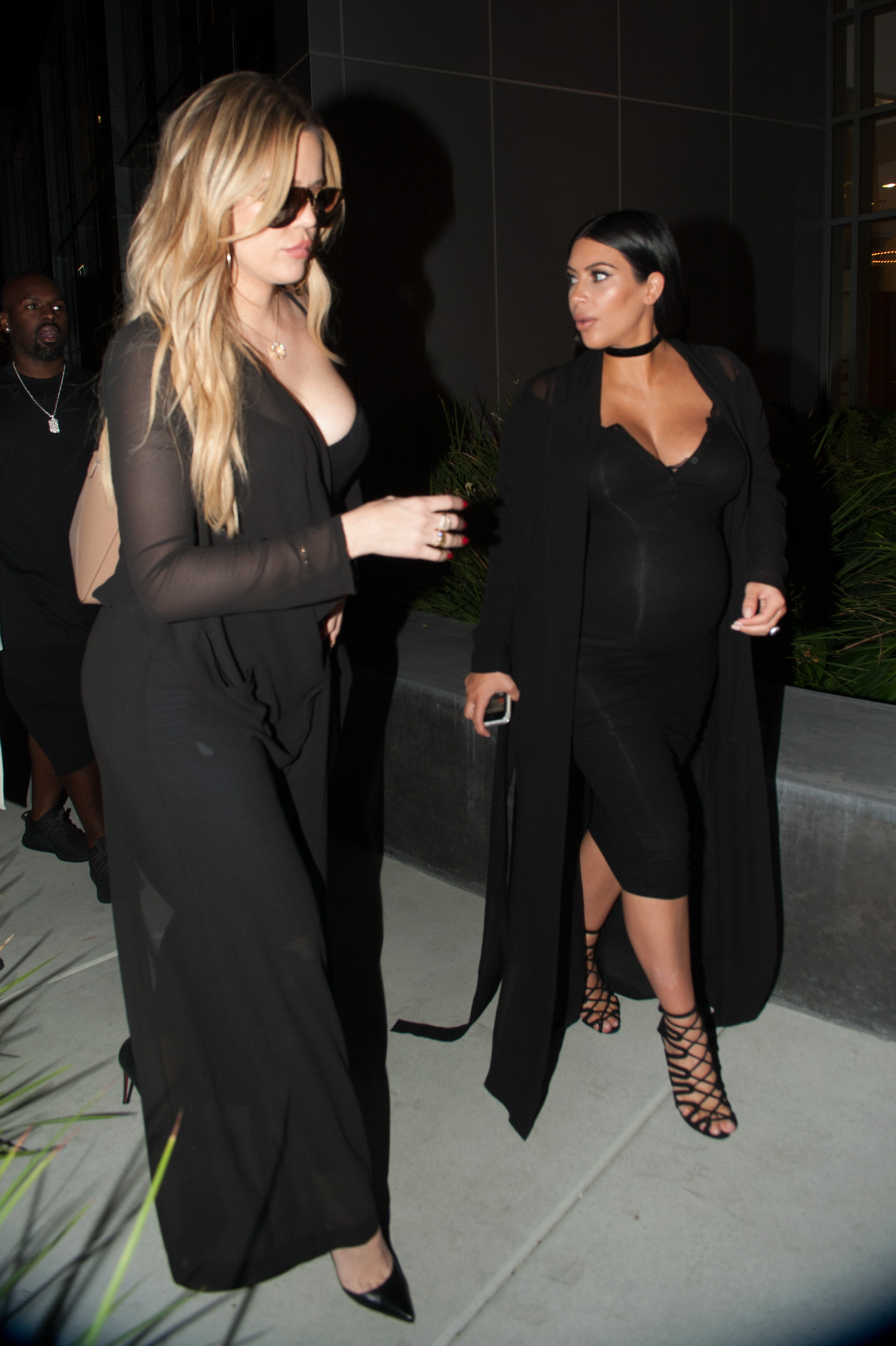 Kim Kardashian, Khloe Kardashian in san diego
