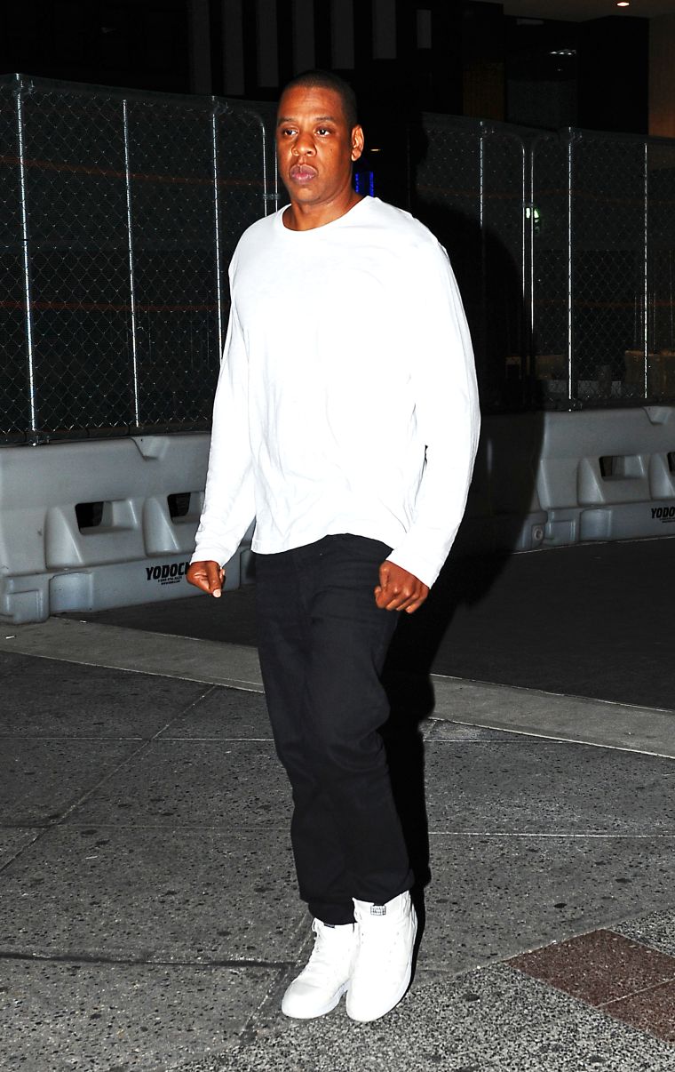 Hard-working Hov was spotted leaving his office in NYC.