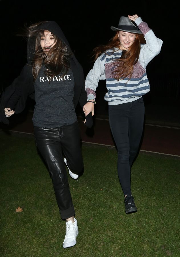 Sophie Turner, Hailee Steinfeld