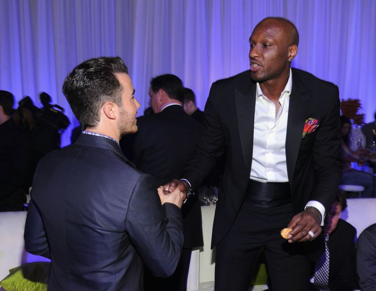 Kevin Jonas gave L.O a firm hand shake