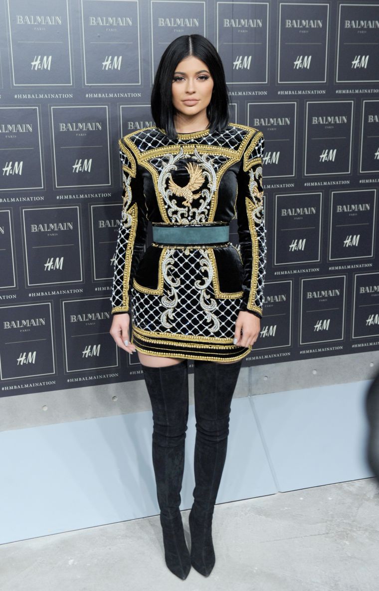 Kylie Jenner came through with her waist snatched.