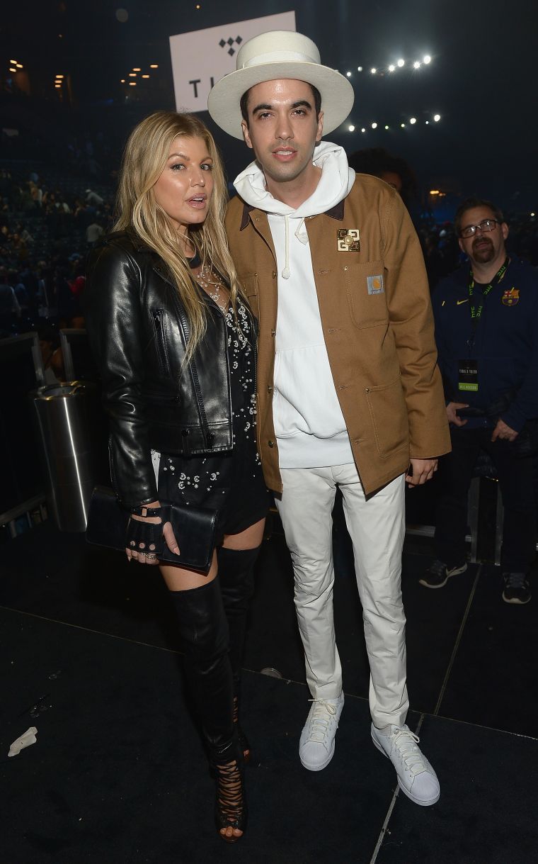 Fergie and DJ Cassidy posed for pics, and Fergie even took a few more selfies.