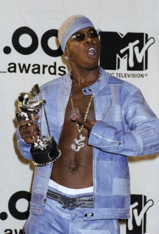 15 Times Sisqo’s Outfit Was Questionable At Best | Global Grind
