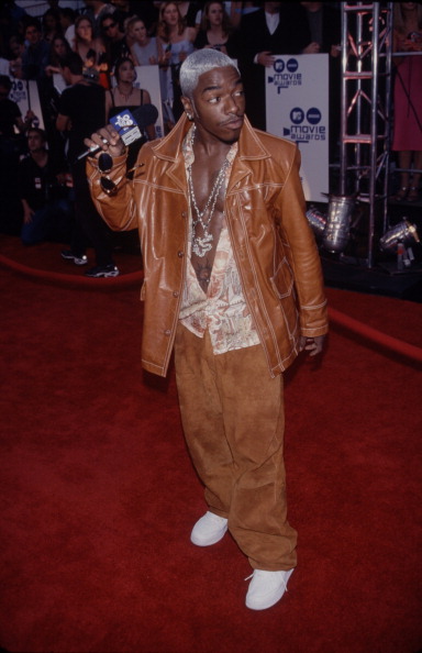 Not even Sisqo can pull of suede and leather together.