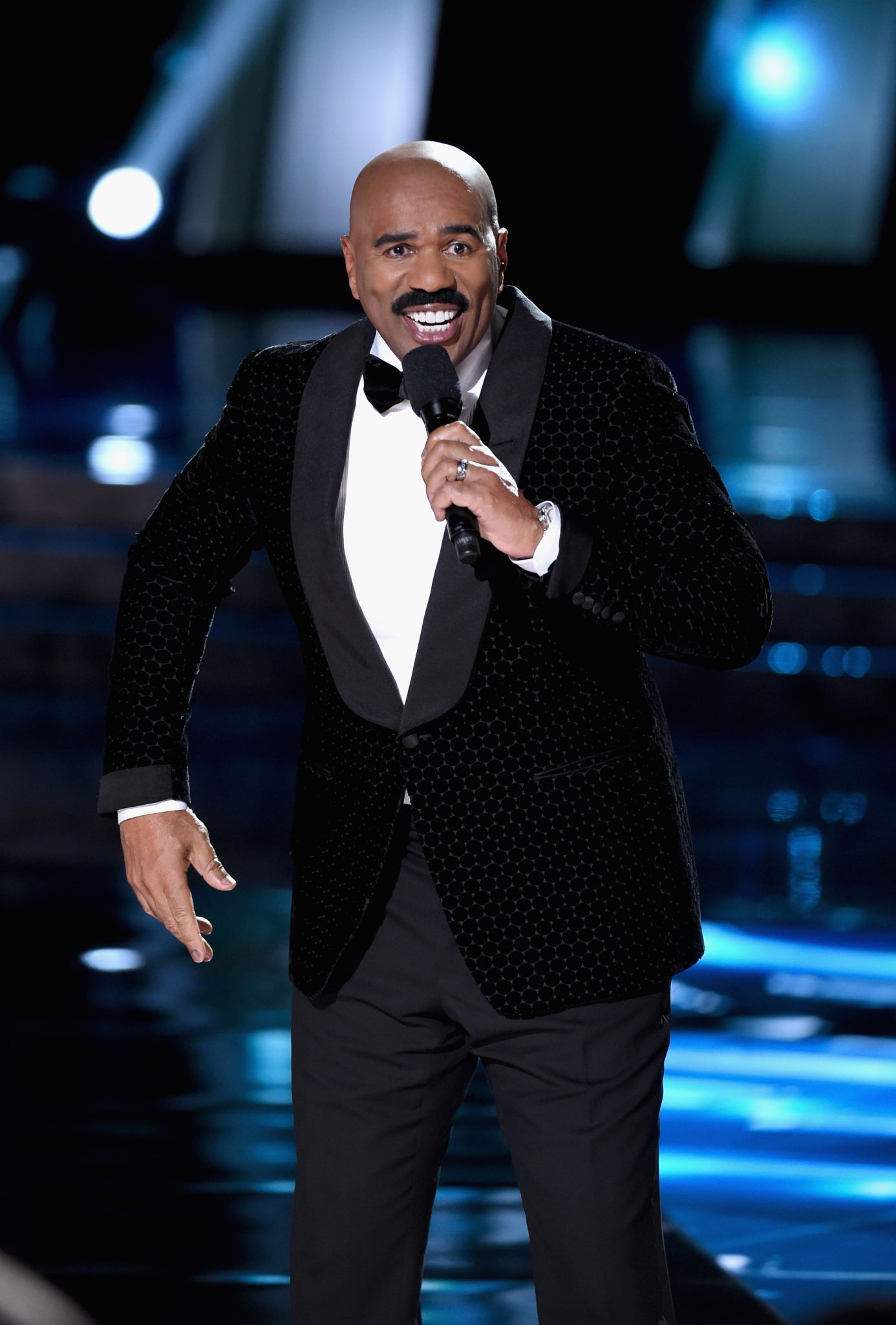 Steve Harvey Reacts To The Oscar's Epic "Best Picture" MixUp