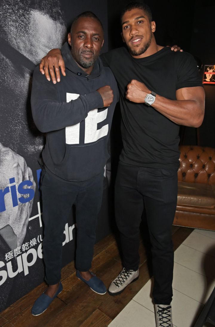 Idris poses with Anthony Joshua.