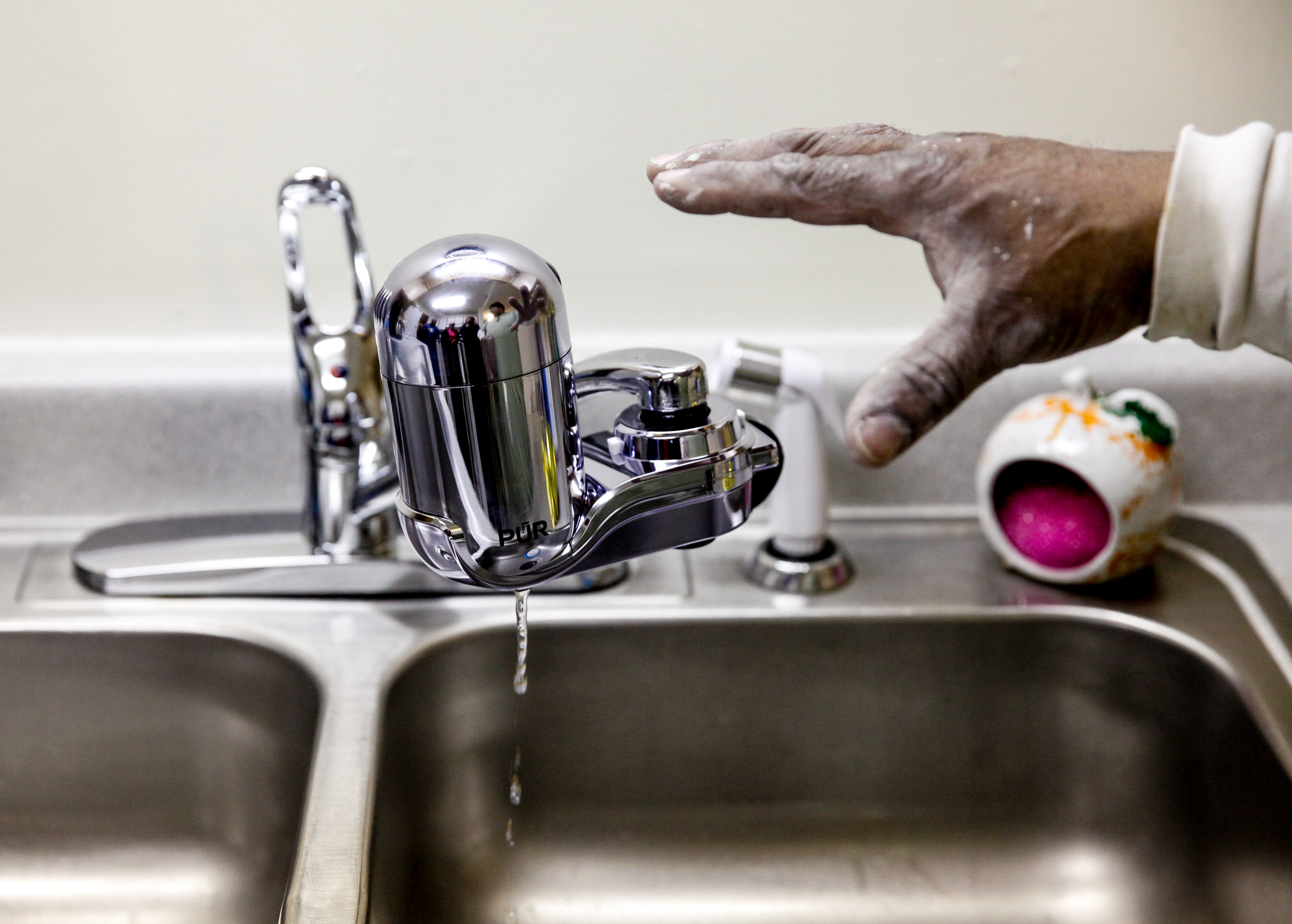 Federal State Of Emergency Declared In Flint, Michigan Over Contaminated Water Supply