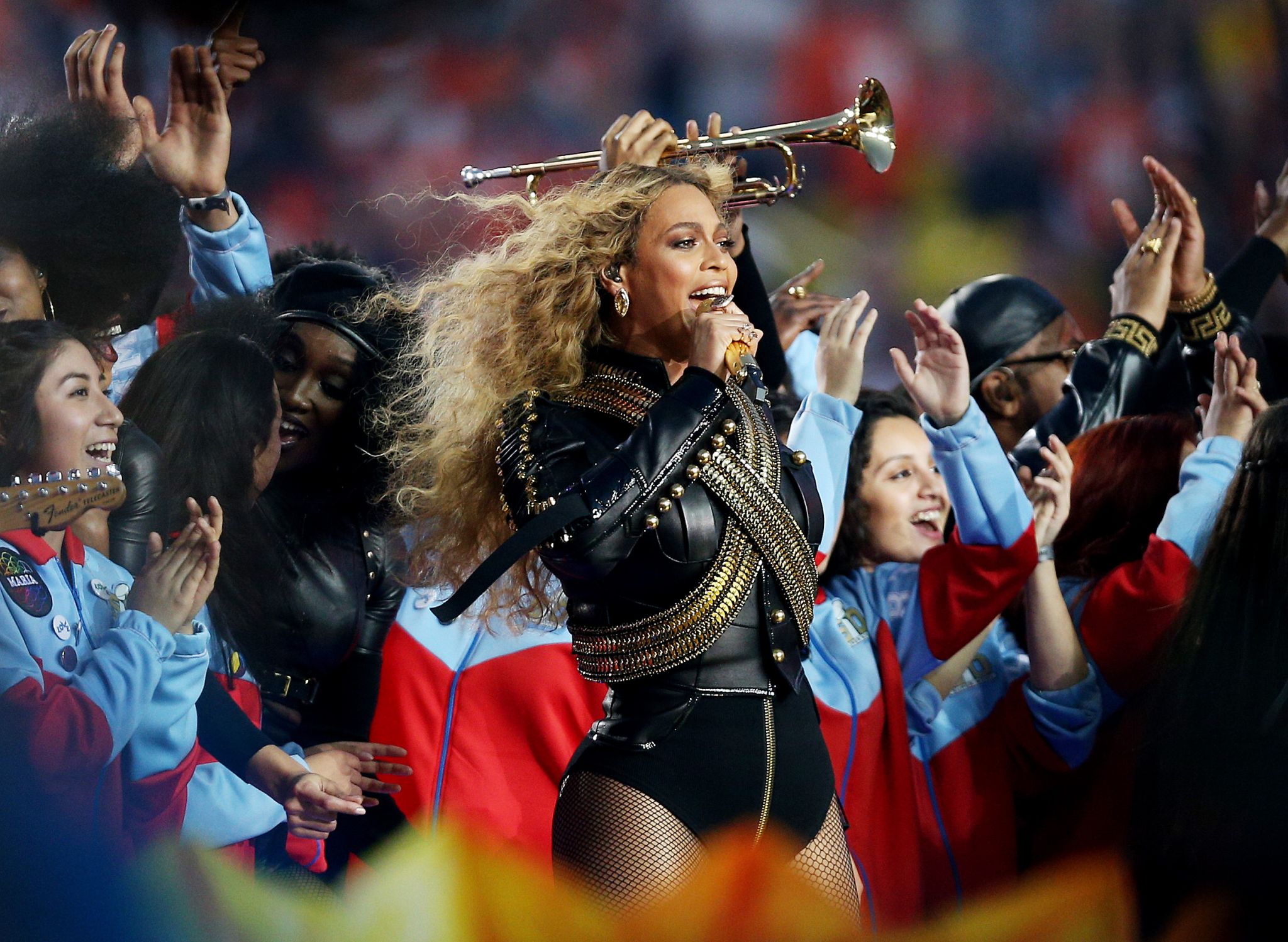 Watch 8 Best Super Bowl Halftime Performances Of All Time Global Grind Watch 8 Best Super Bowl Halftime Performances Of All Time Global Grind