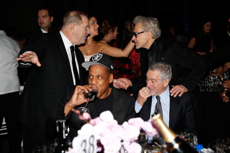 Jay Z & Robert De Niro Share A Few Drinks At The 2016 amfAR Gala.