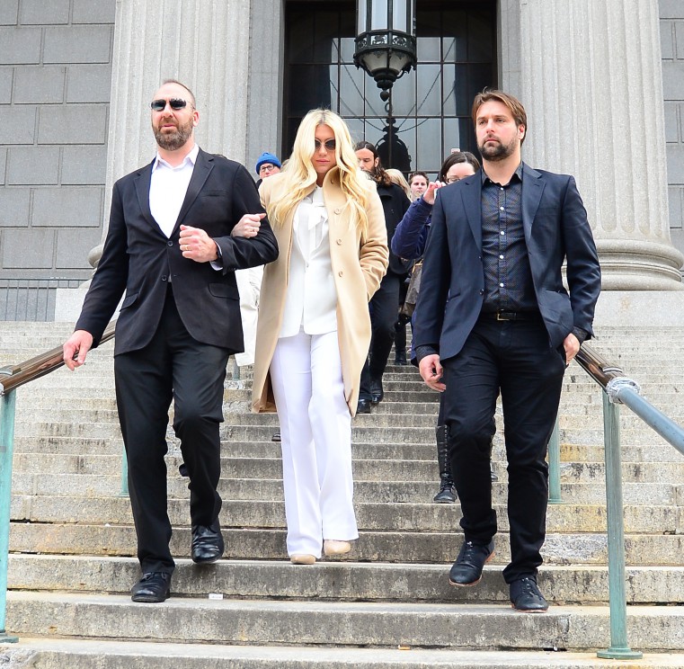 Kesha Makes An Appearance At New York State Supreme Court