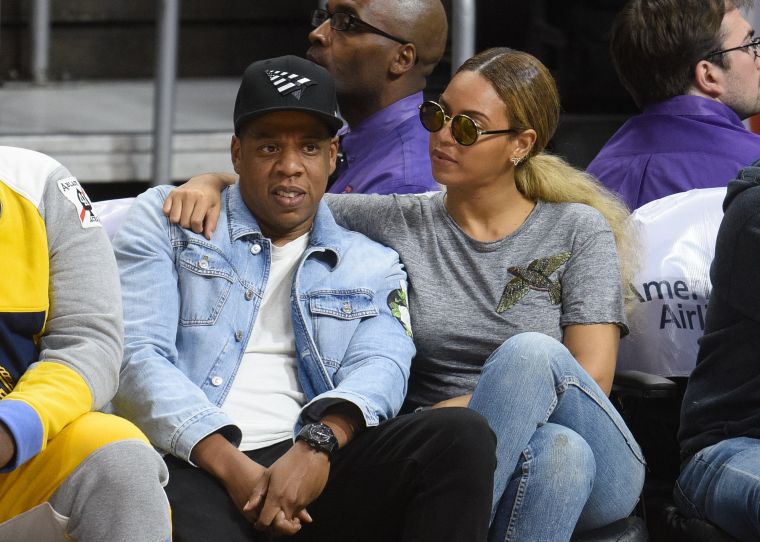 Jay And Bey Hugged Up At The Nets Game