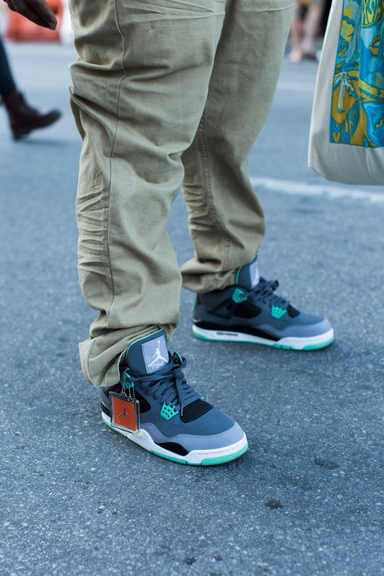 Air Jordan 4 “Green Glow”