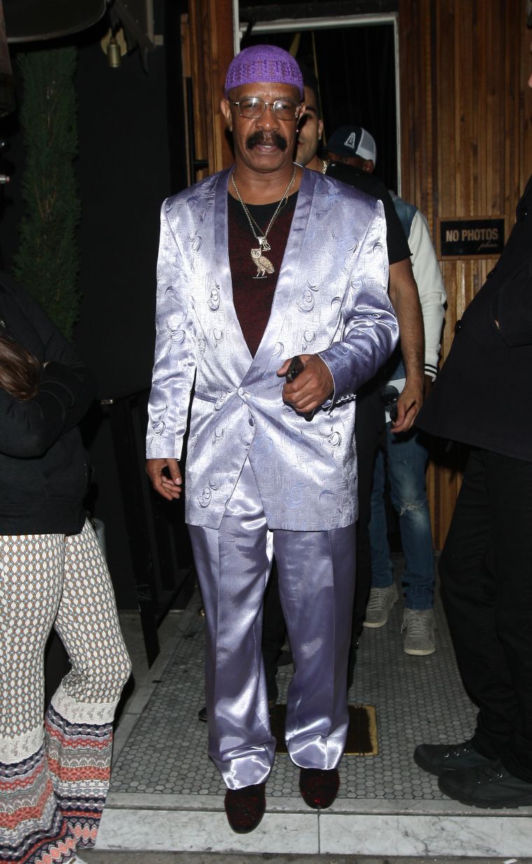 Real Gs move in silence like lasagna.