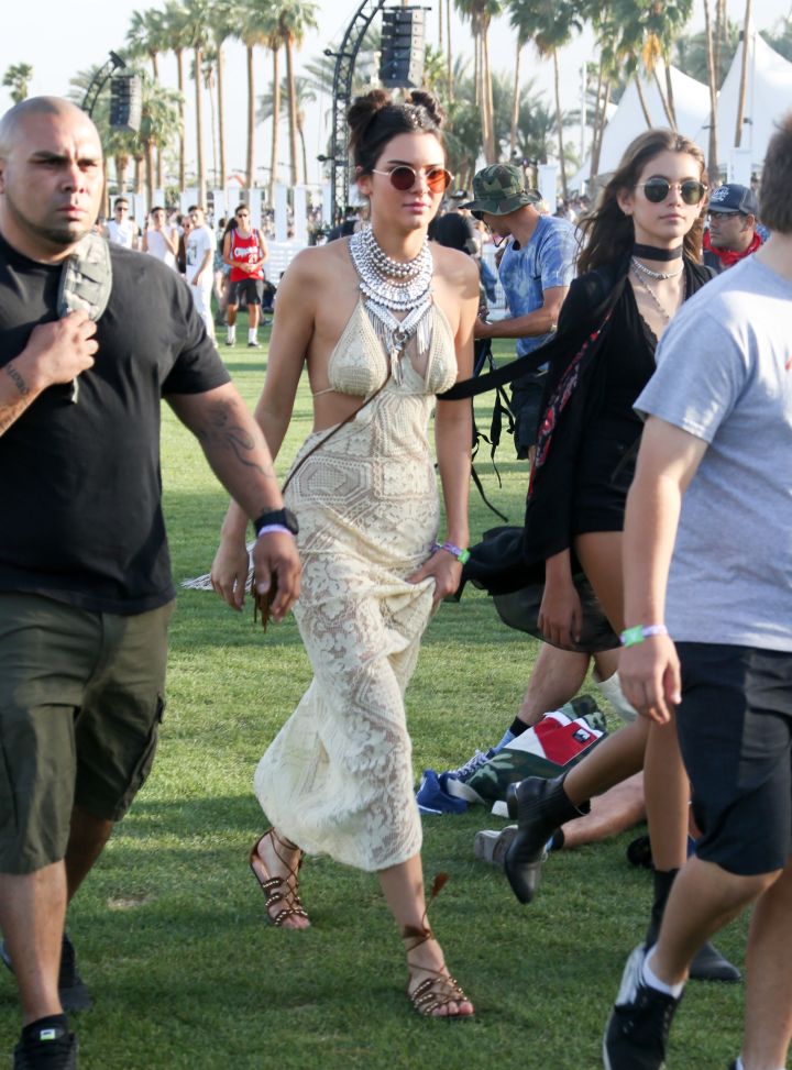 Kendall’s statement necklace had to be one of our favorite aspects of her ensemble.