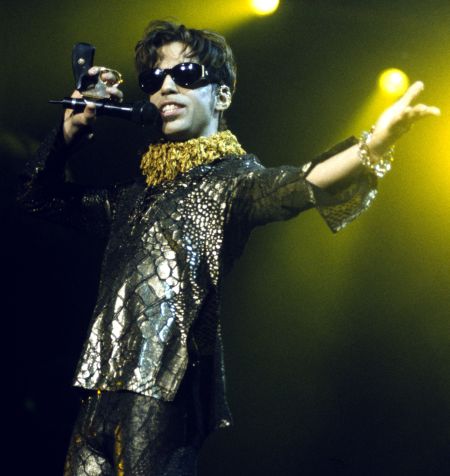Prince performs at Shoreline Amphitheatre on October 10, 1997 in Mountain View, California.