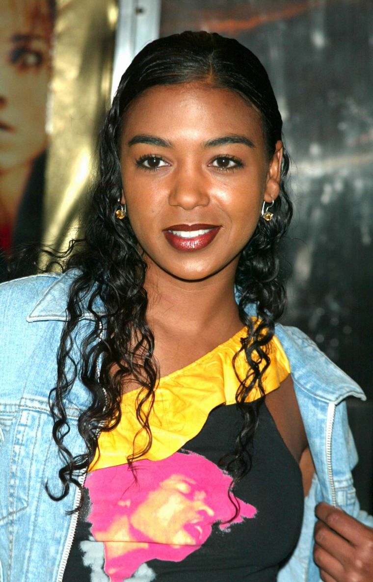 The rumor is that Prince and Ananda Lewis dated once upon a time. Regardless, Ananda is devastated over the purple one’s death.