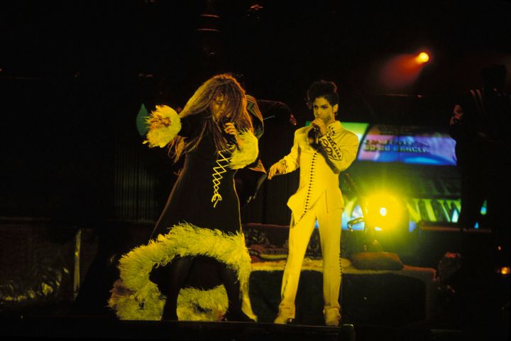 Prince performs with Rosie Gaines in Australia