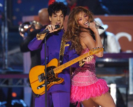 Performer extraordinaire Beyonce has obvious influences on her stage presence from The Purple One