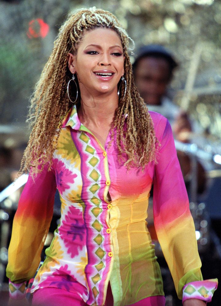 Beyonce goes curly