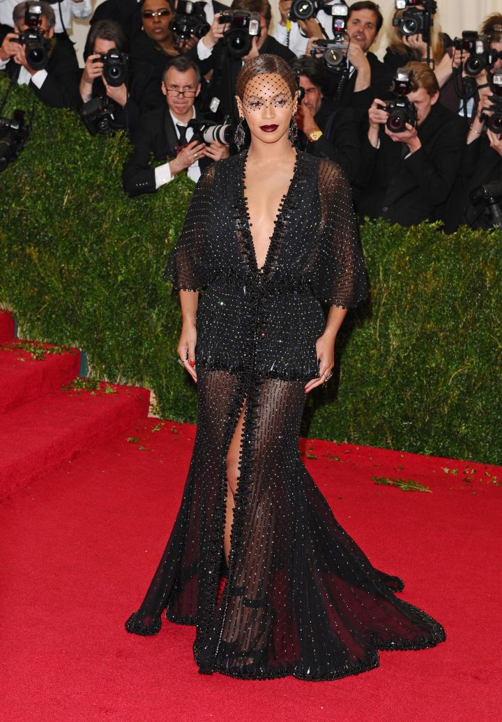 Bey rocks a lace veil on the red carpet