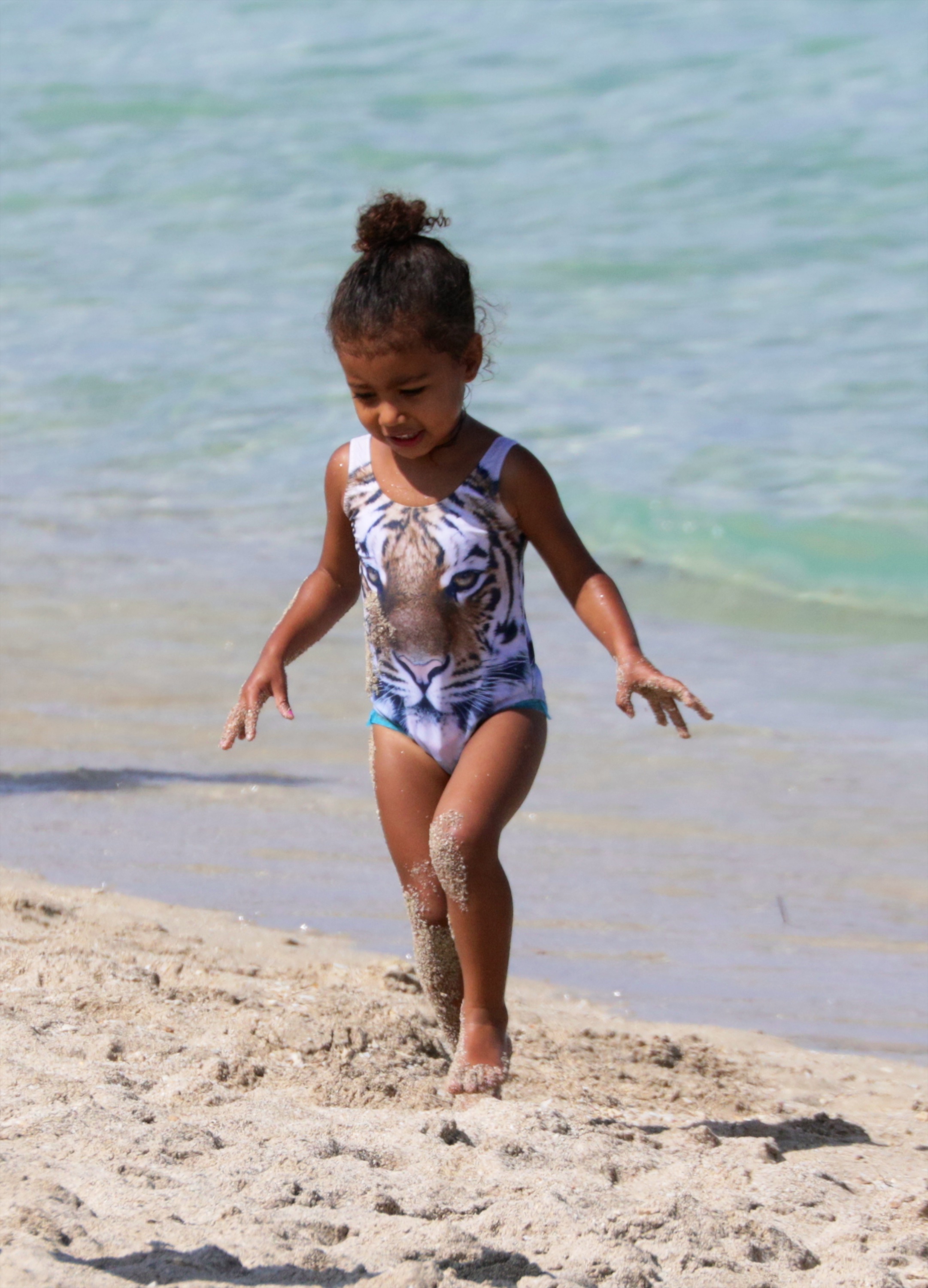 Kim Kardashian, North West, Kanye West, Kourtney Kardashian, Penelope Disick in Miami
