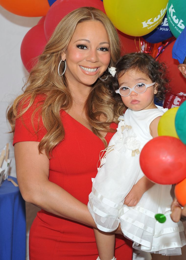 Beautiful Mariah with her daughter Monroe