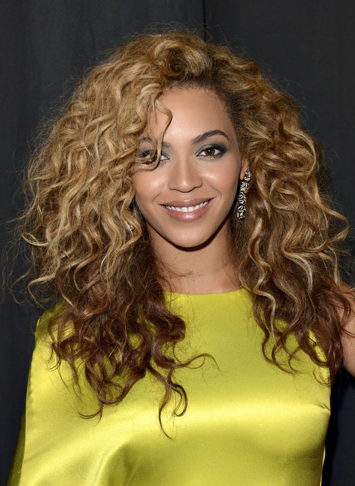 More curly Bey!