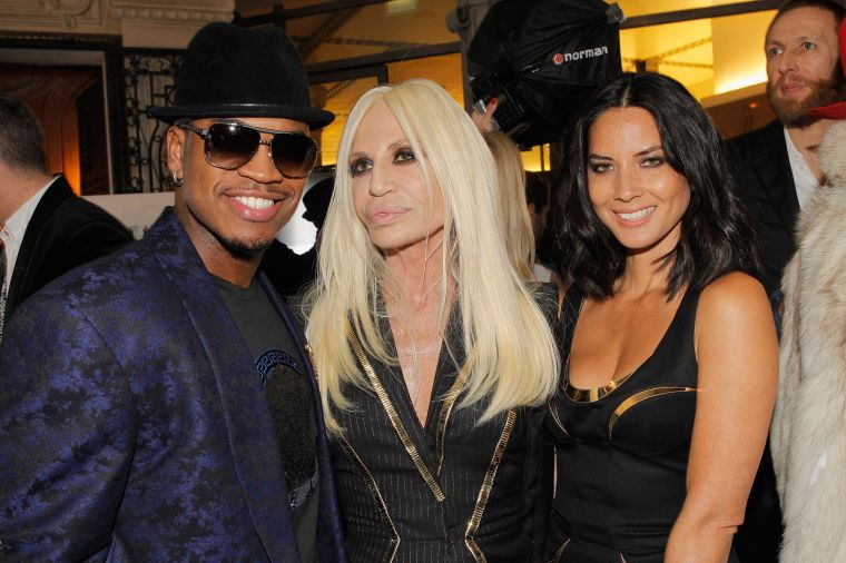 Ne-Yo and Olivia Munn make good photo op partners.