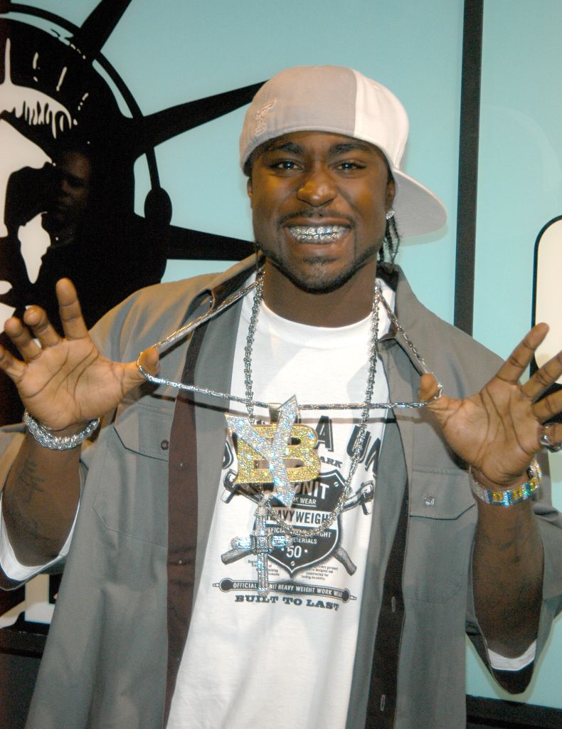 Young Buck of G-Unit Visits MTV's 'TRL' - August 23, 2004
