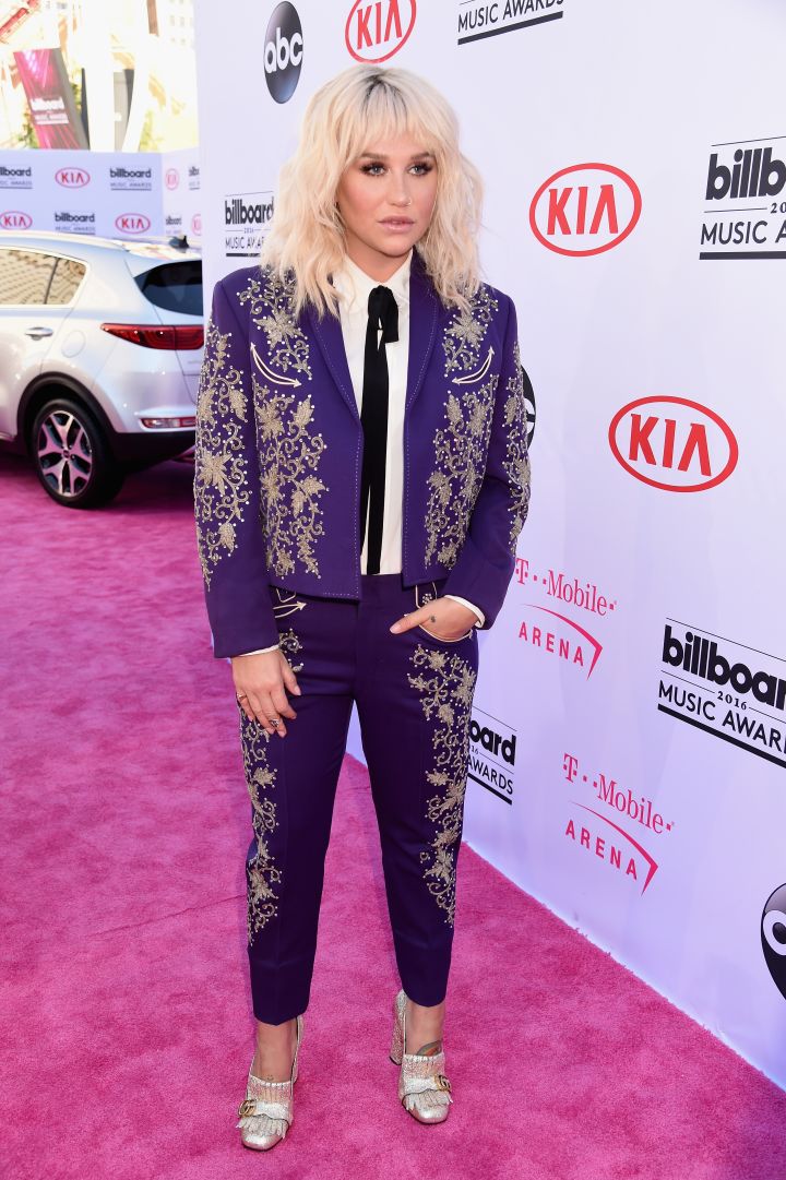 Kesha went the menswear route and paired the look with heels.