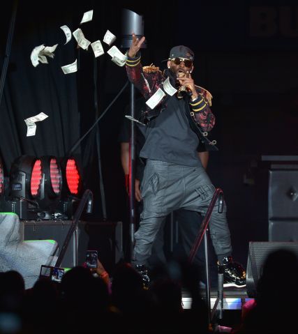 R Kelly Performs At American Airlines Arena