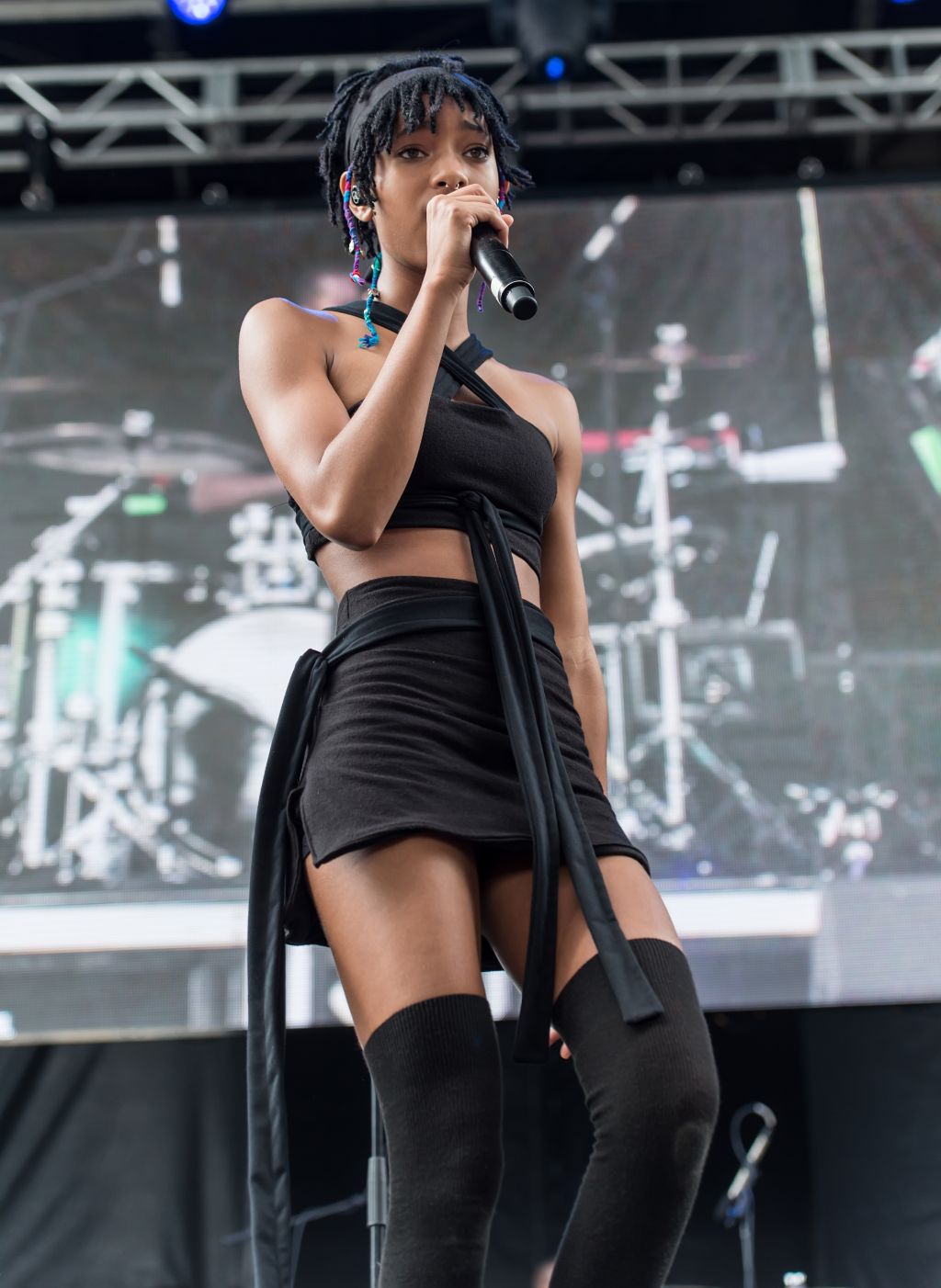 Willow Smith Says Growing Up Famous is "Excruciatingly Terrible" 97.9