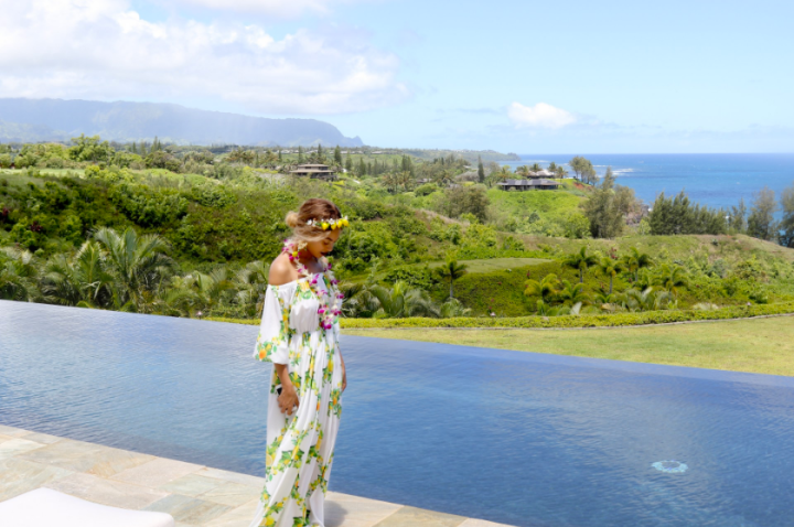 Beyonce in all her island glory.