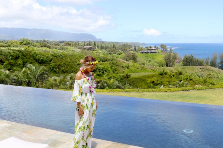 Beyonce in all her island glory.
