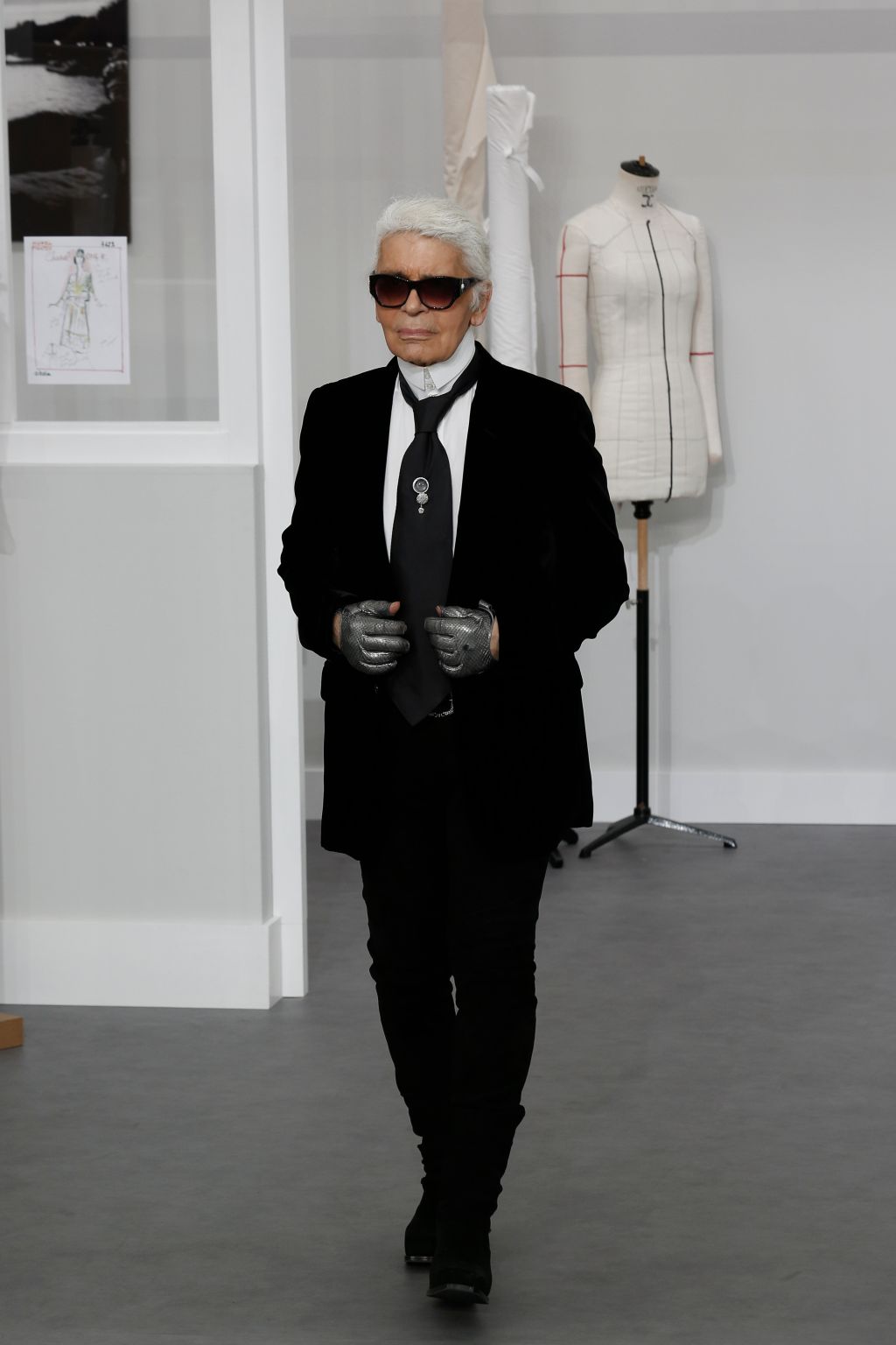 Karl Lagerfeld - Celebrities at Paris Fashion Week