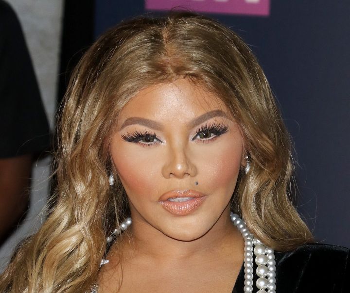 Lil Kim has always been about her coins. The Queen Bee teamed with North Carolina salon owner and cousin Katrise Jones to expand and franchise Jones’ Salon Se Swa brand to five salons.