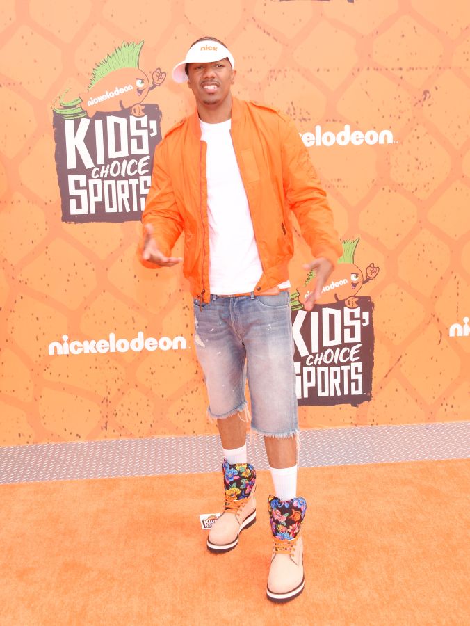 Close Look At Nick Cannon’s Unconventional New Style | Global Grind