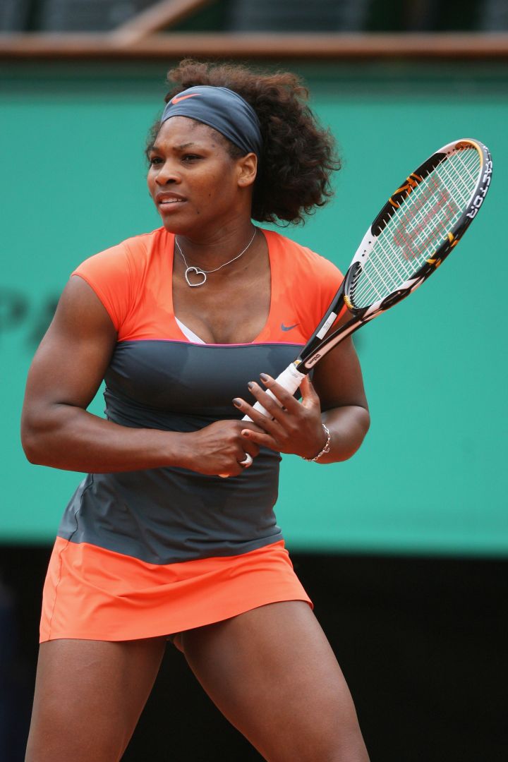 Serena experiments with a little color blocking at the 2009 French Open.