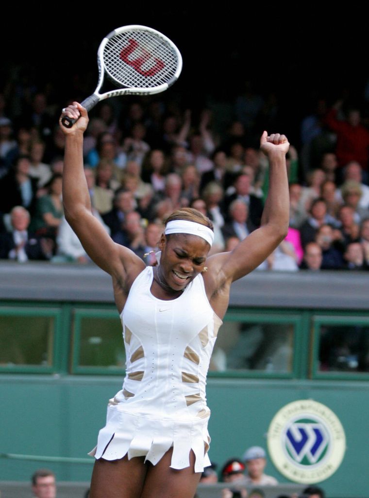 Serena wins in her gorgeous 2004 Wimbledon outfit