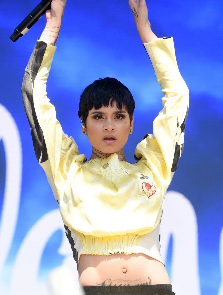 Kehlani posted to IG " I am backstage in hysterical tears. I sound horrible, I feel horrible. I'll make it up to you. REST IN PEACE ALFRED OLANGO. I AM SO SORRY THAT THE PEOPLE WHO WERE CALLED TO SAVE YOU FROM AN EPILEPTIC ATTACK CAME AND KILLED YOU. IM SO SORRY PEOPLE ARE SO DESENSITIZED THAT EVERYONE JUST GOES ON ABOUT THEIR DAY."