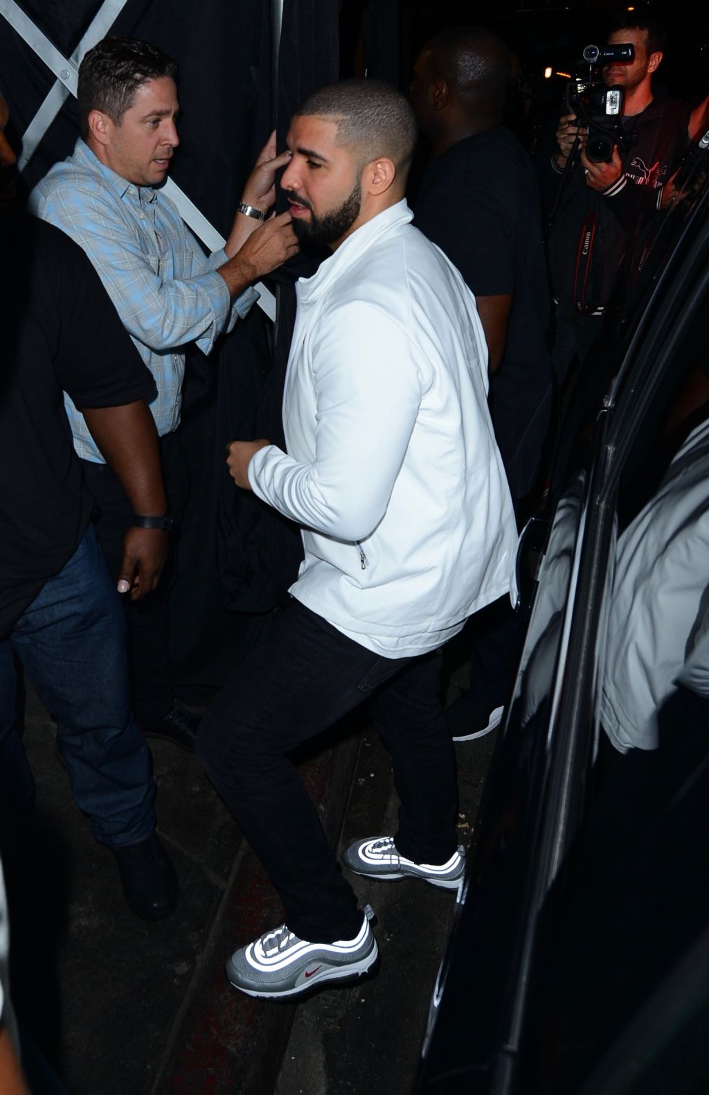 Drake and Rihanna arrive at The Nice Guy restaurant