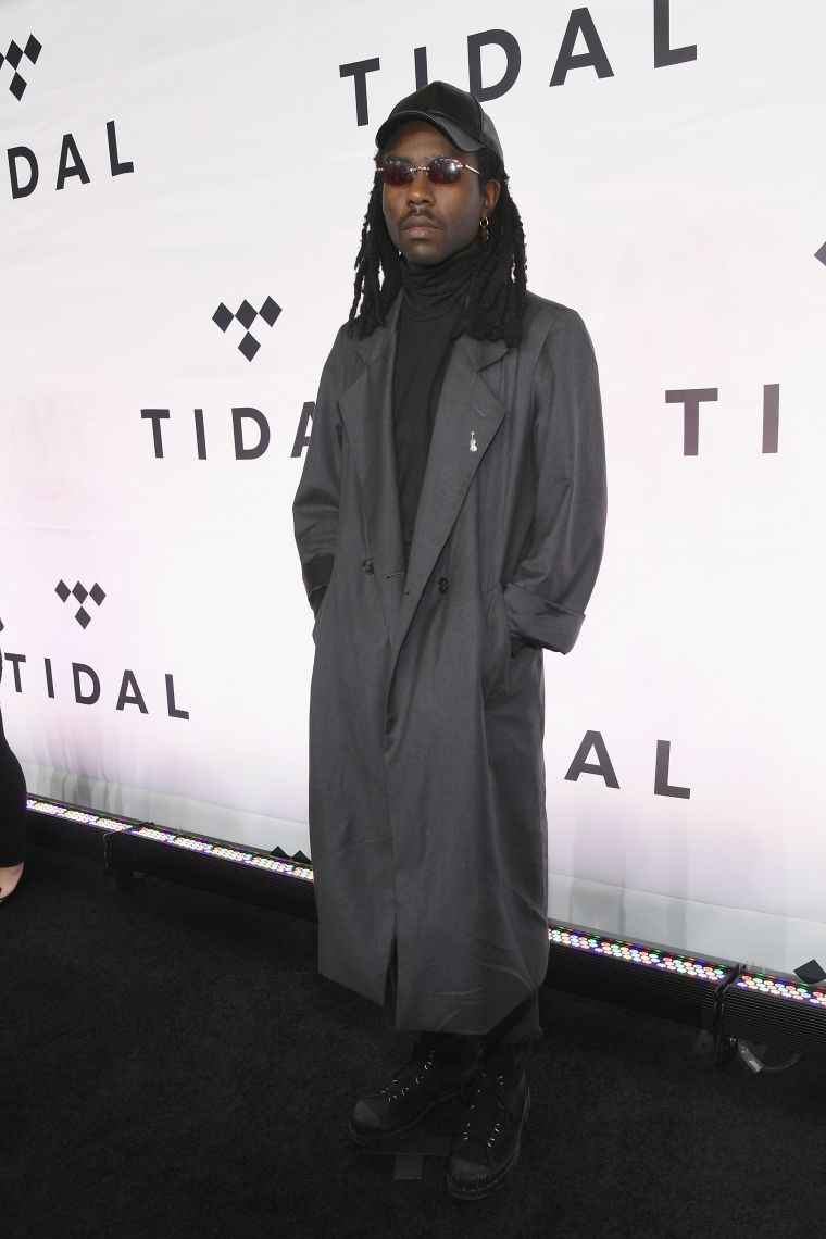 Blood Orange arrives.