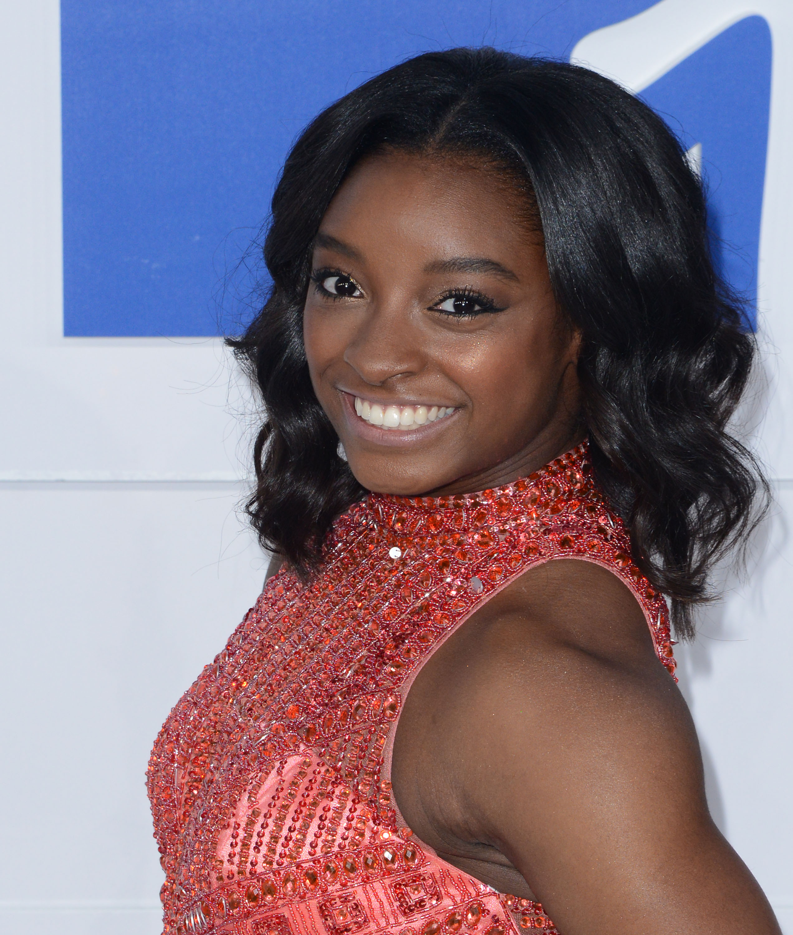 Simone Biles Claps Back When Asked Why She Wasnt Smiling On Dwts 4347