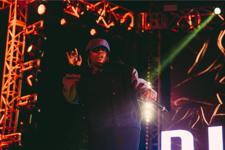 The Bay Area shows loves to Kamaiyah during her set.