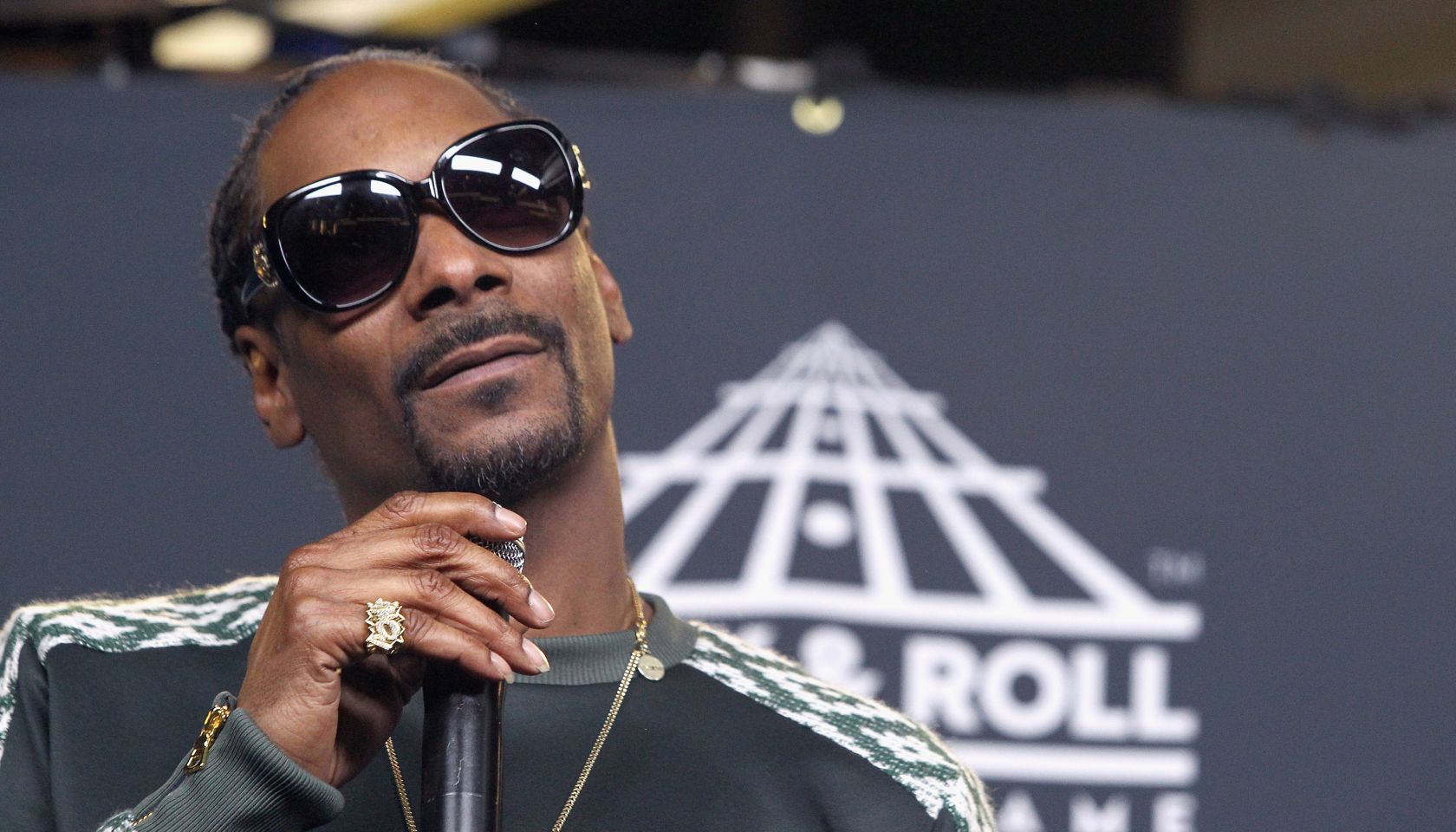 32nd Annual Rock & Roll Hall Of Fame Induction Ceremony - Press Room