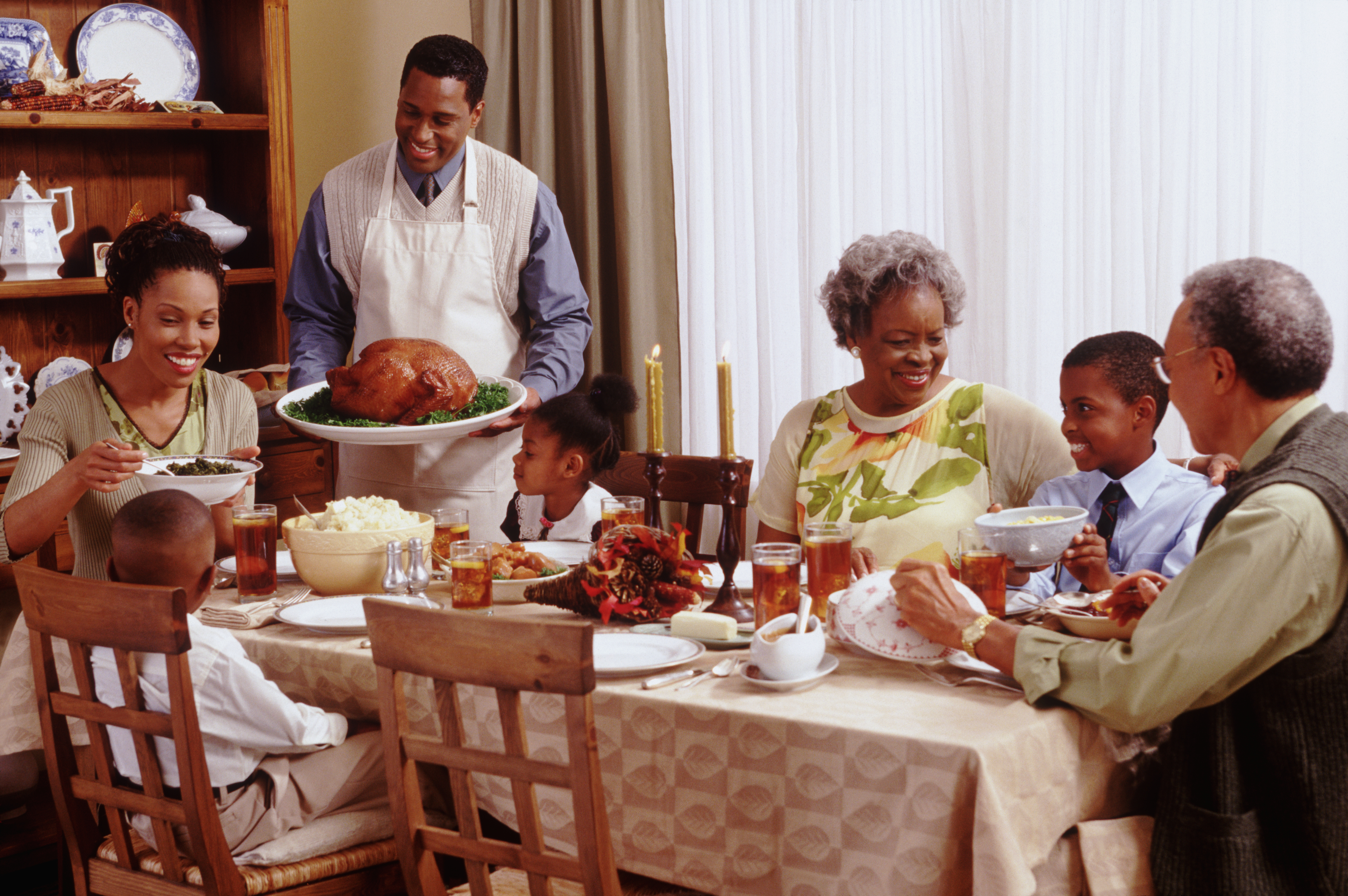 thanksgiving black family dinner