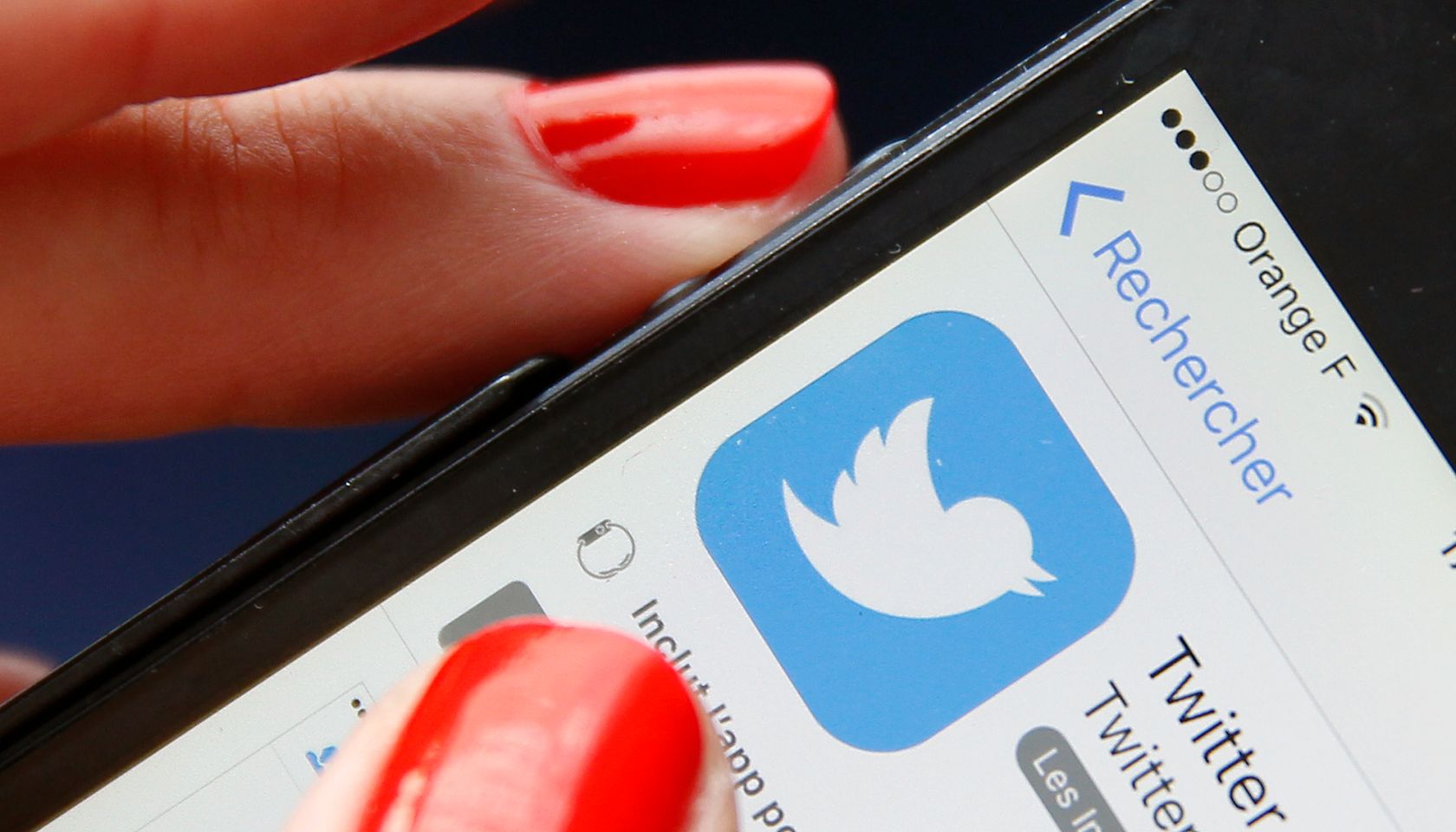 Twitter Is Said to Be Discussing a Possible Takeover