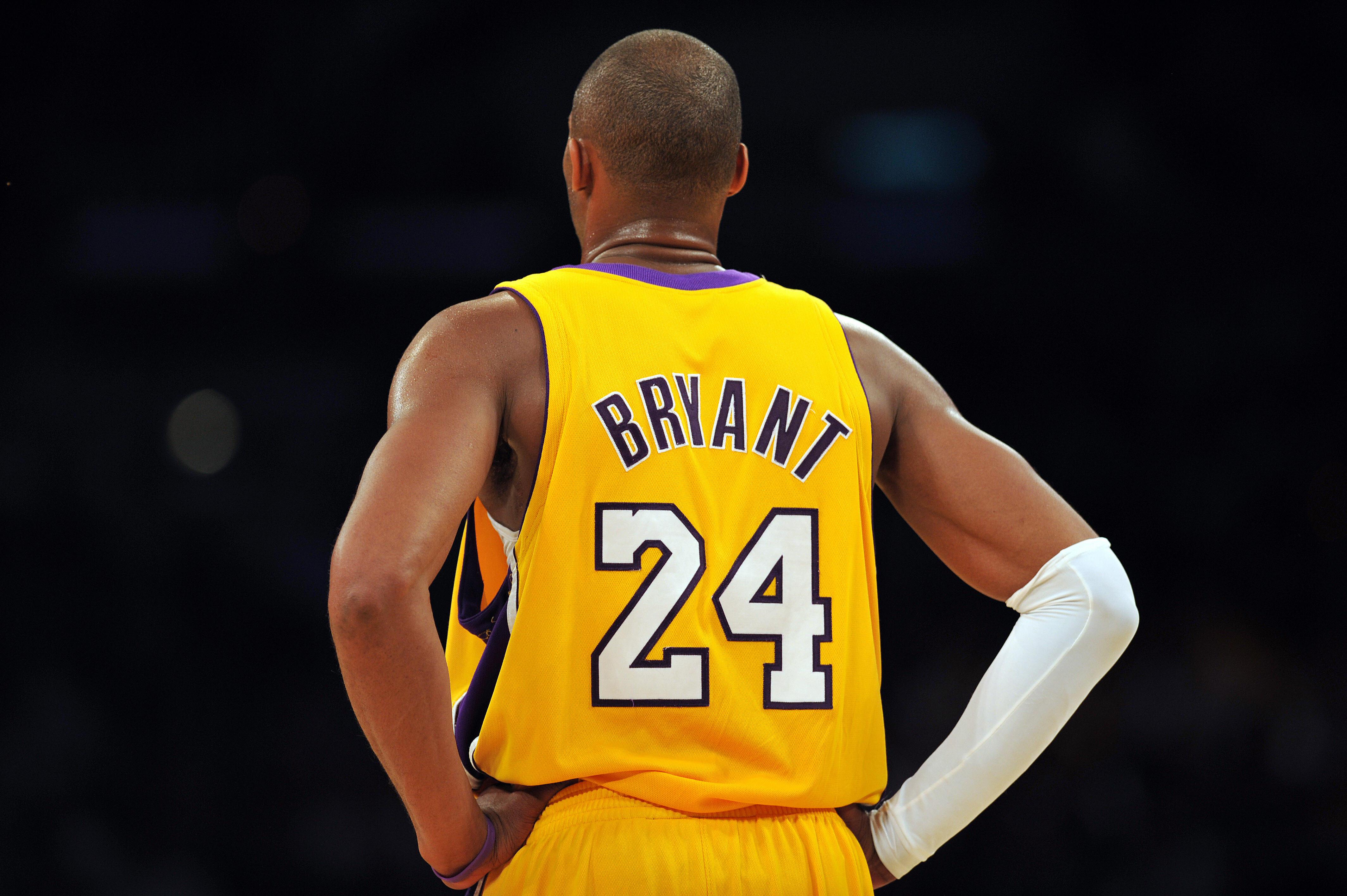 Kobe Bryant of the Los Angeles Lakers st