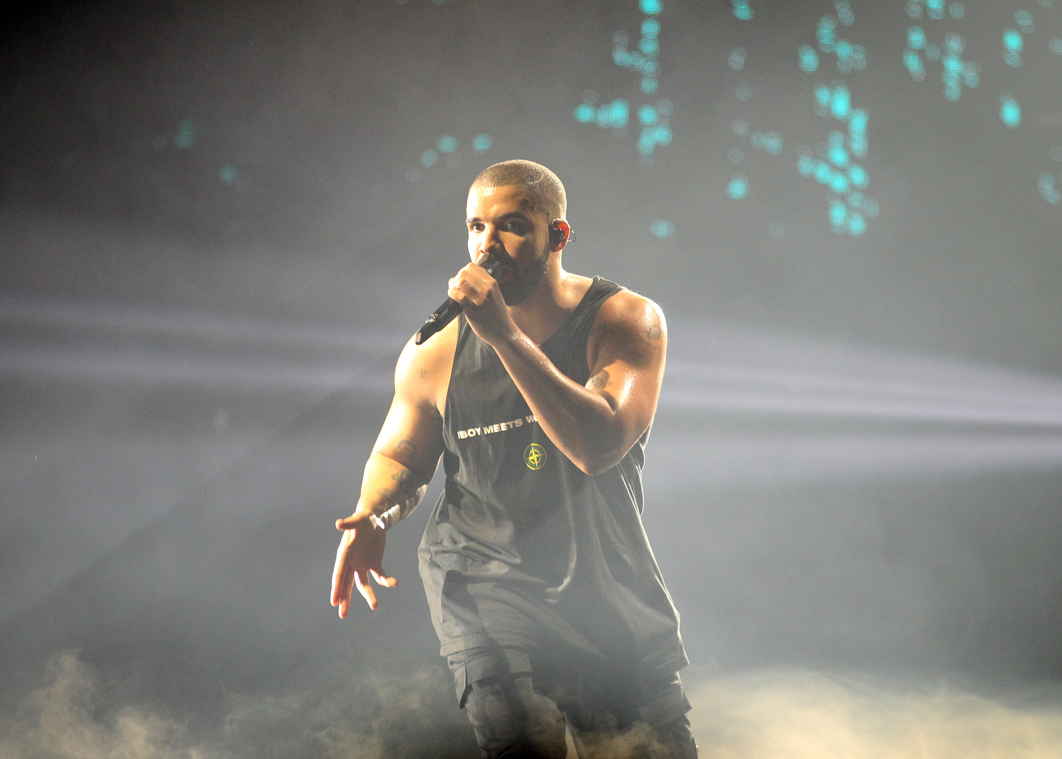 Drake performing at O2 Arena in London